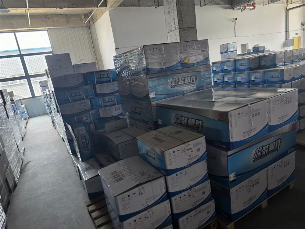 Weichai engine parts cartons stacked for export
